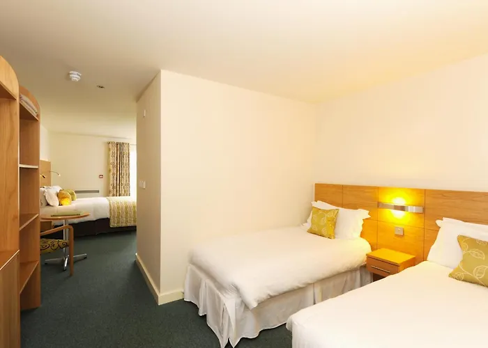 Croyde Bay Hotel Or Self Catering